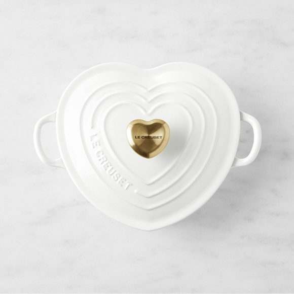 Le Creuset Enameled Cast Iron Shallow Heart Oven - Picture 1 of 2